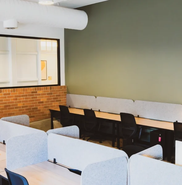 Permanent desks in fortitude valley for rent